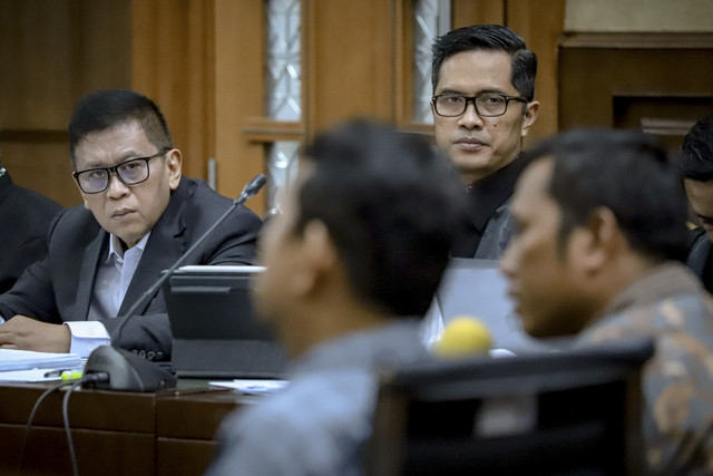 Terdakwa kasus dugaan suap pergantian antar waktu (PAW) DPR RI 2019 dan perintangan penyidikan kasus Harun Masiku, Hasto Kristiyanto mengikuti sidang lanjutan di Pengadilan Tipikor, Jakarta, Kamis (8/5/2025). Foto: Jamal Ramadhan/kumparan