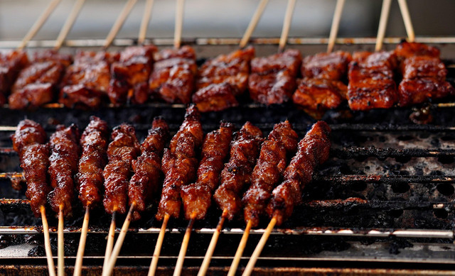 3 sate ambal Kebumen. Foto hanya ilustrasi bukan tempat sebenarnya. Sumber: Pixabay/ignartonosbg