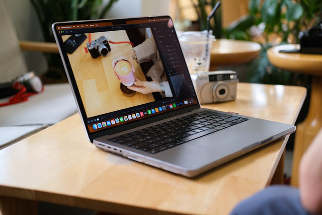 Ilustrasi laptop editing video. Foto: Pexels.com