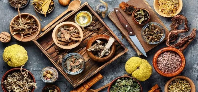 Bahan jamu dari tanaman biofarmaka lokal (Foto: Dokpri)