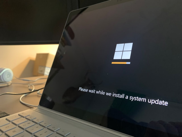 ilustrasi cara instal ulang windows 10. sumber: unsplash/clint patterson