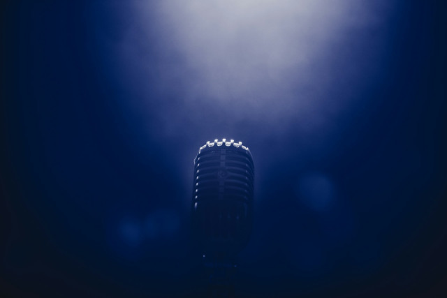 Ilustrasi Arti Lagu Pretty Little Baby. Sumber: Unsplash/BRUNO CERVERA