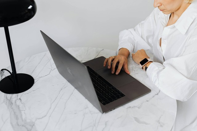 Ilustrasi login SIMPEG 5 Kemenag. Foto: Pexels