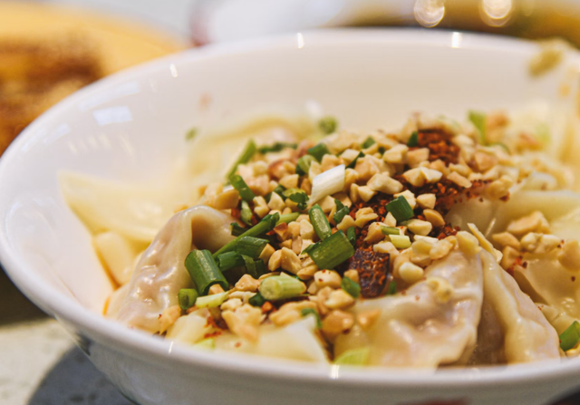 cara merebus wonton. Sumber: Unsplash/Luna Wang