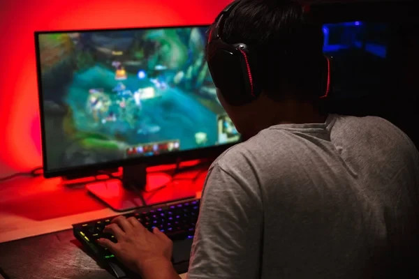Ilustrasi Frame Rate dan Refresh Rate pada layar game. Foto: Depositphotos