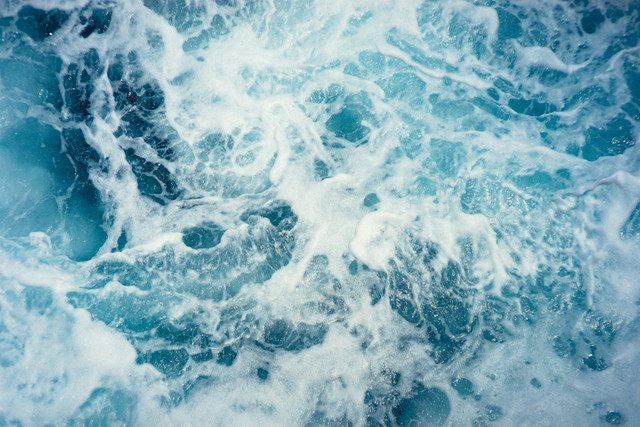 Pantai Temajuk. Foto Hanya Ilustrasi, Bukan Sebenarnya. Sumber Unsplash Crhistoffer Engstrom