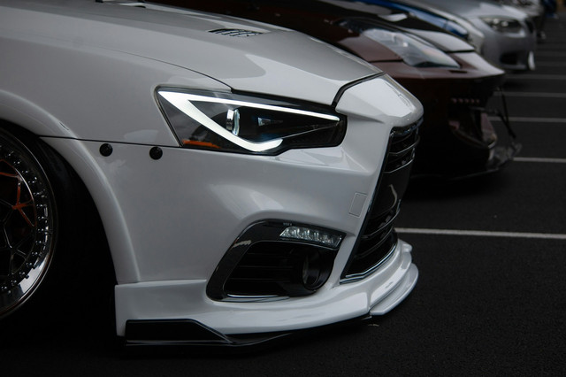 Dealer Mitsubishi Surabaya. Foto hanya ilustrasi, bukan tempat sebenarnya. Foto: dok. Unsplash/Photogon (Warren Valentine)