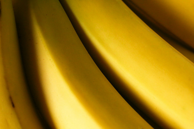 Ilustrasi tips menggoreng keripik pisang agar tidak lengket. Sumber: giorgio trovato/unsplash