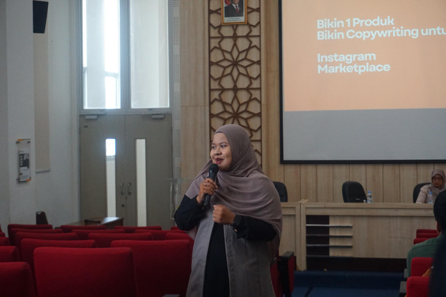 Rizka Almira Amalia dalam Kuliah Umum Praktisi Mengajar