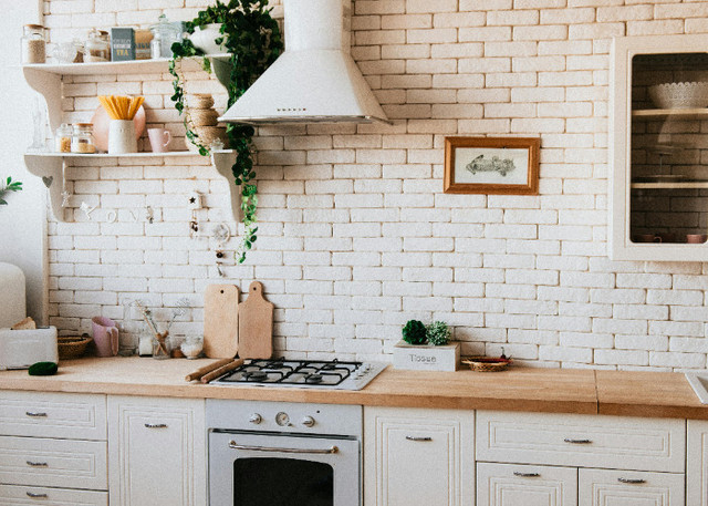 Ilustrasi Warna Cat Dapur Menurut Feng Shui, Pexels/Dmitry Zvolskiy