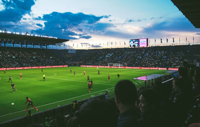 Ilustrasi Link dan Cara Nonton Live Streaming PSM Makassar vs Malut United Sumber Unsplash/Fancy Crave