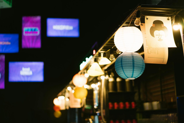 Ilustrasi makna lampion di Hari Raya Waisak. Foto: Pexels.com/Mikhail Nilov