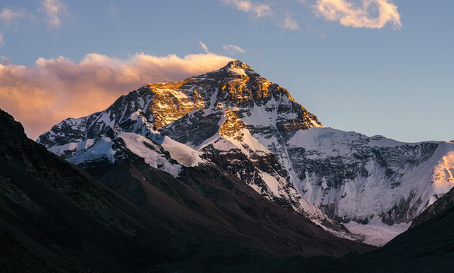 Gunung Es di Indonesia. Foto hanya ilustrasi, bukan tempat sebenarnya. Sumber: unsplash.com/Weichao Deng.