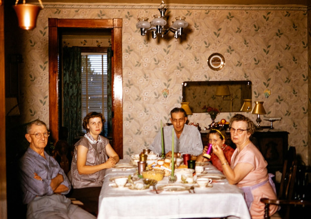 ilustrasi sinopsis good american family. Unsplash/Annie Spratt