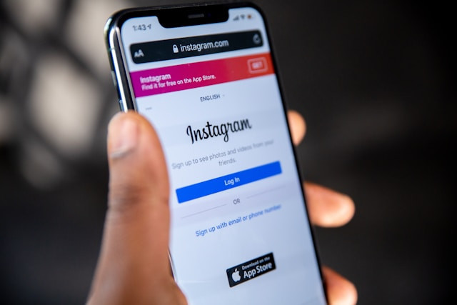 Cara Tutup Akun IG. Foto hanya ilustrasi. Sumber foto: Unsplash/Solen