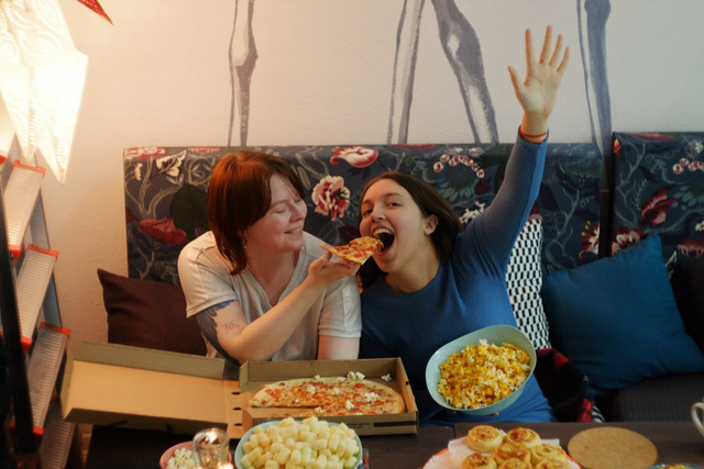 Ilustrasi Mitos makan di kamar/Unsplash/Aleksandra Sapozhnikova
