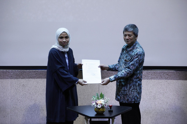 Ketua Yayasan Budi Mulia Dua, Tasniem Fauzia Rais (kiri) dan epala Lembaga Layanan Pendidikan Tinggi (LLDIKTI) Wilayah V, Prof Setyabudi Indartono (kanan). Foto: Dok. PLAI BMD