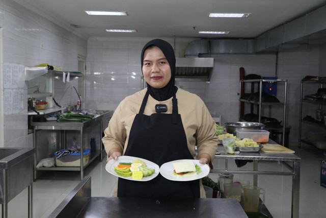 Pelayanan gizi halal tidak hanya tentang proses pengolahan makanan yang memenuhi standarisasi halal, namun juga harus memberikan manfaat dalam gizi yang seimbang dan mempercepat pemulihan. (Sumber gambar: arsip RSIA Ummu Hani - lokasi kerja penulis)