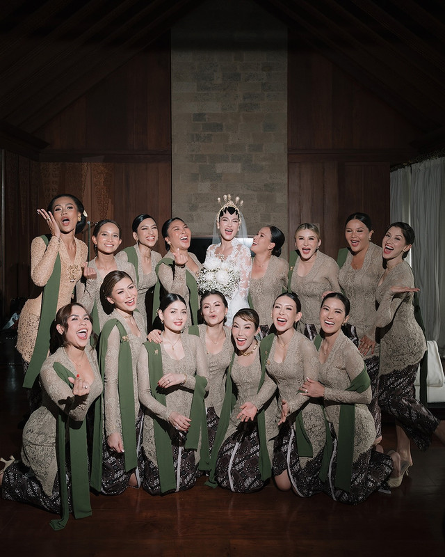 Intip Isi Hampers Pernikahan & Hadiah Bridesmaid Luna Maya. Foto: Instagram @lunamaya