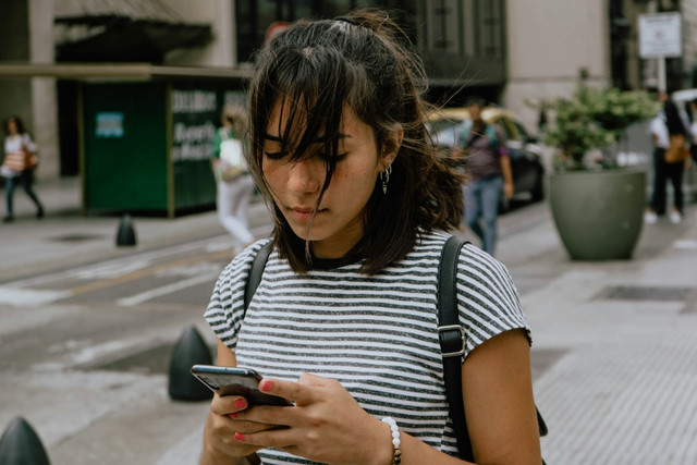 ilustrasi cara top up ovo dari bca. sumber: unsplash/nicolas lobos