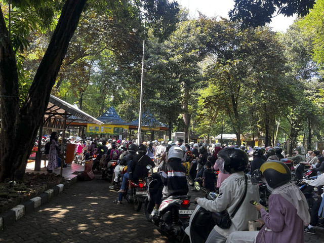 Suasana Kebun Binatang Ragunan, Jakarta Selatan, Minggu (11/5/2025). Foto: Rayyan Farhansyah/kumparan