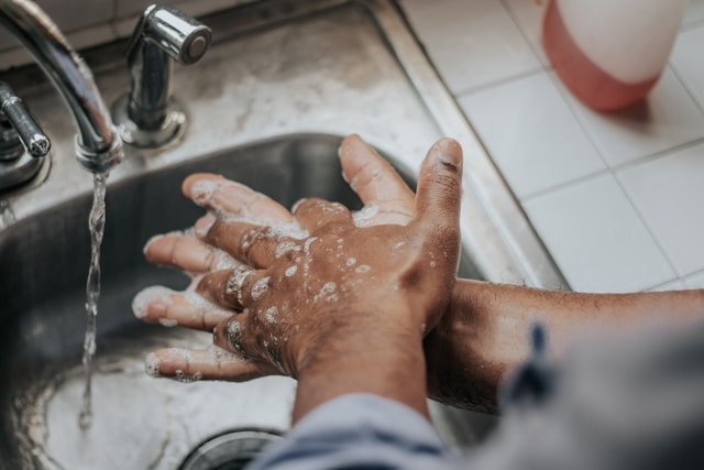 Rekomendasi Sabun Cuci Tangan Cair Terbaik. Foto hanya ilustrasi. Sumber foto: Unsplash/Melissa