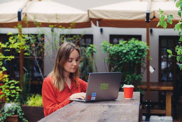 Pekerjaan untuk Usia 40 ke Atas. Foto hanya ilustrasi. Sumber httpswww.pexels.com/Anna Shvets