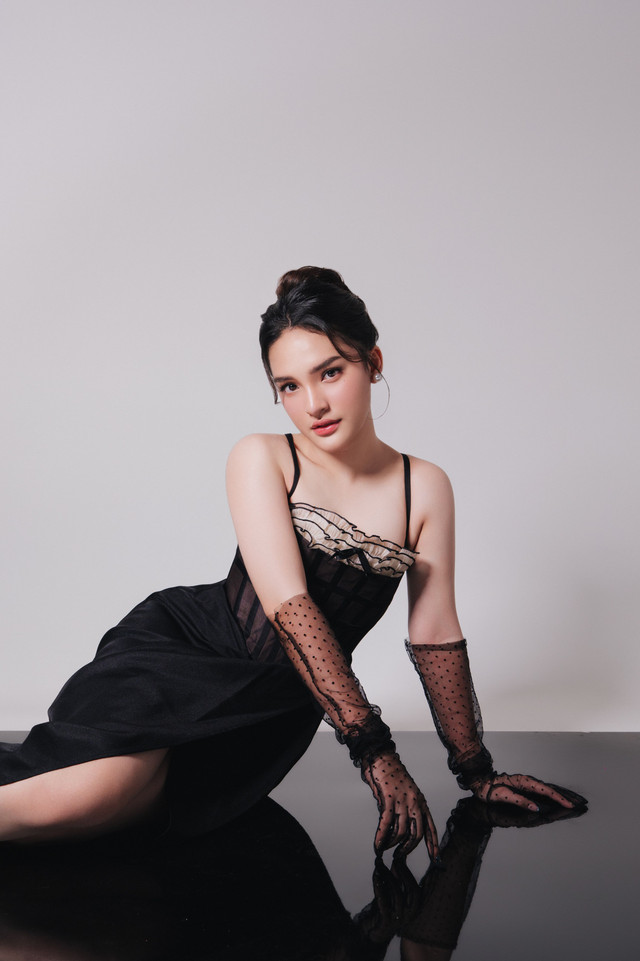 Penyanyi Maysha Jhuan merilis single terbarunya berjudul Setidaknya. Foto: Dok. Istimewa