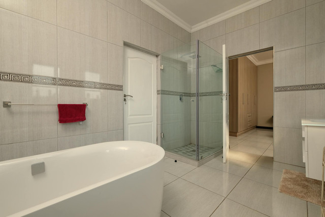 Ilustrasi feng shui pintu kamar berhadapan dengan pintu kamar mandi. Foto: Pexels.com/Alexander F Ungerer
