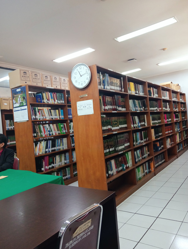 ilustrasi gambar : gambar pribadi ketika observasi perpustakaan UIN Syarif Hidayatullah Jakarta