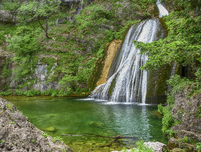 air terjun di bali. Foto Hanya Ilustrasi Bukan Tempat Sebenarnya. Sumber Foto: Pixabay/ELG21