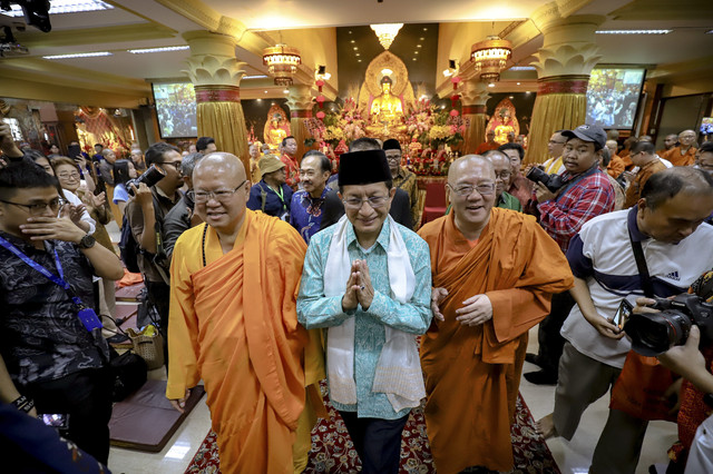 Menteri Agama Nasaruddin Umar di Wihara Ekayana Arama, Jakarta Barat, Senin (12/5/2025). Foto: Jamal Ramadhan/kumparan