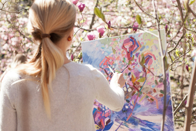 Profesi yang Cocok untuk Orang Pendiam. Foto: Pelukis. Sumber Unsplash Tetiana SHYSHKINA