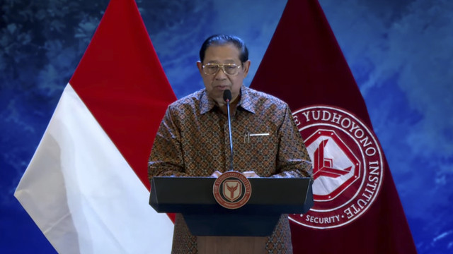Tangkapan layar Presiden ke-6 Republik Indonesia yang juga Chairman The Yudhoyono Institute (TYI), Susilo Bambang Yudhoyono (SBY) di acara TYI Lecture di Kabupaten Sleman, Senin (12/5/2025). Foto: Istimewa