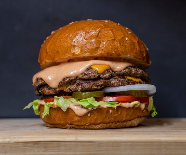 Siapa Pemilik Burger Bangor yang Menjadi Favorit Masyarakat. Foto hanya ilustrasi. Sumber foto: Unsplash/Ilya
