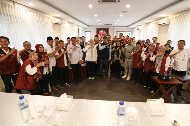 Mensos Saifullah Yusuf atau Gus Ipul menggelar pertemuan dengan para pendamping PKH di Bandar Lampung, Senin (12/5/2025). Foto: Kemensos RI