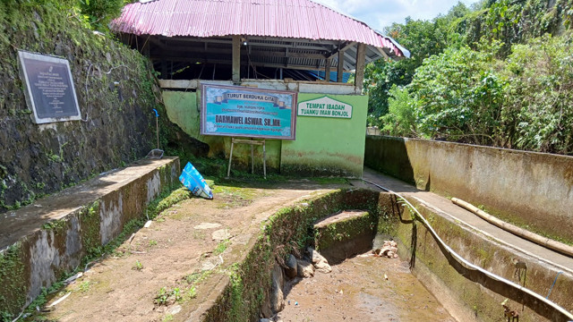 Kondisi makam pahlaman Tuanku Imam Bonjol di Desa Lotta Pineleng, Kabupaten Minahasa, Sulawesi Utara yang mulai mengalami kerusakan.