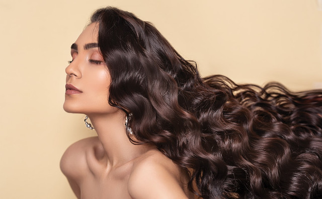Ilustrasi Cara Menebalkan dan Melebatkan Rambut. Sumber: Unsplash/Ali Pazani
