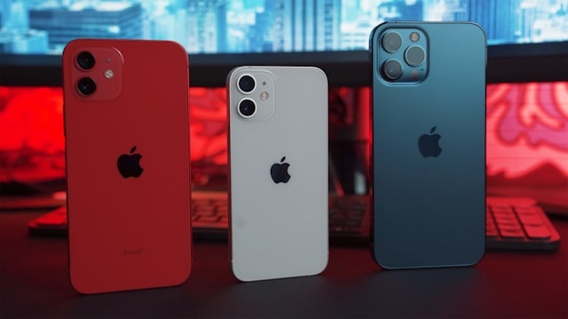 Ilustrasi untuk Apakah iPhone 12 Masih Worth It di 202. Sumber: Unsplash/Onur Binay