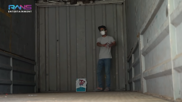 Rafathar sewa kontainer untuk beri kado ke Raffi Ahmad. Foto: YouTube Rans Entertainment