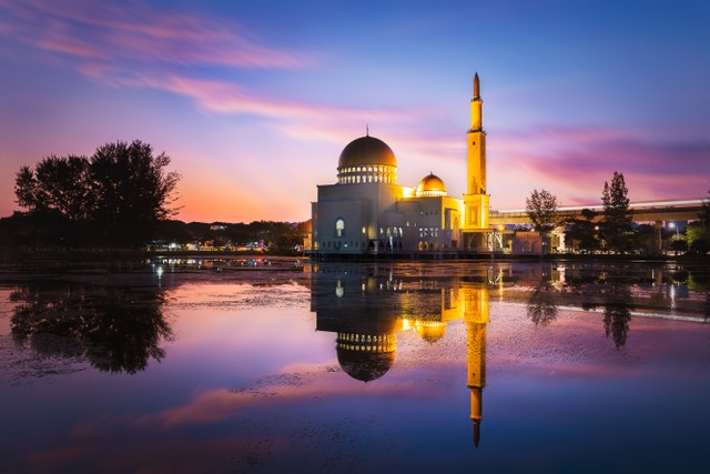 Ilustrasi masjid, tempat ibadah umat Muslim. Foto: Unsplash