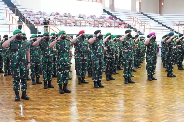 Suasana acara laporan Korps Kenaikan Pangkat Perwira Tinggi (Pati) TNI. Foto: Dok. Penkostrad