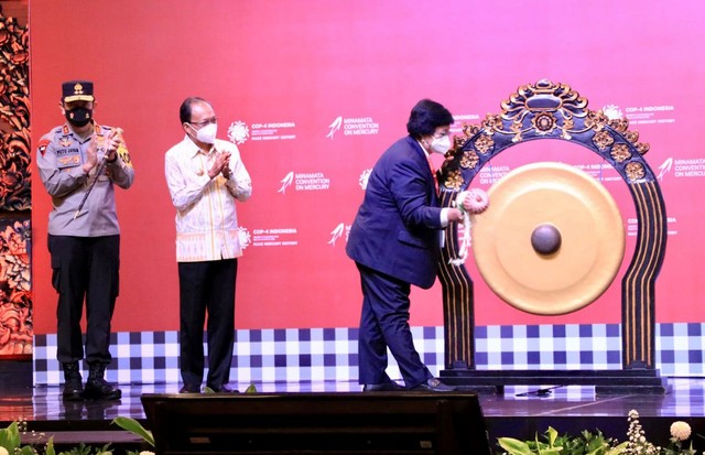 Menteri Lingkungan Hidup dan Kehutanan, Republik Indonesia, Siti Nurbaya saat membuka konvensi minamata di Nusa dua, Bali - IST