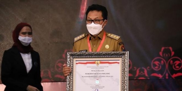 Pemkot Malang Terima Penghargaan SAKIP Level A dari KemenPanRB (16633)