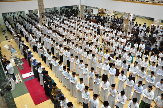 Suasana Tarawih Perdana di Pesantren Tahfizh Daarul Qur’an Tangerang