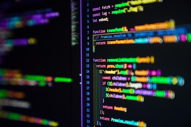 Ilustrasi coding. Foto: Joan Gamell/Unsplash