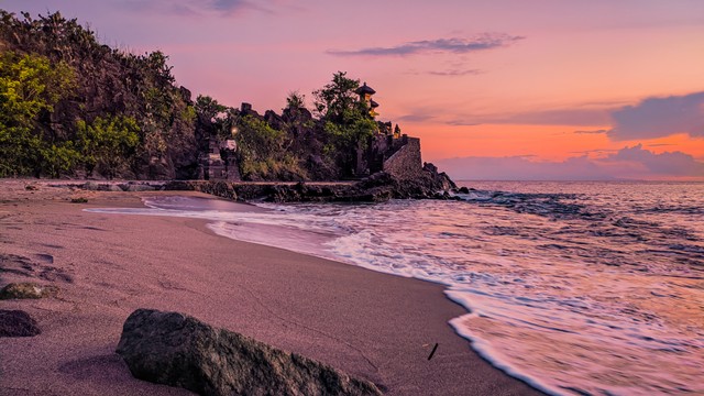 Foto Pantai Senggigi, Lombok. Foto: Wahyu Lestari/EyeEm/Getty Images