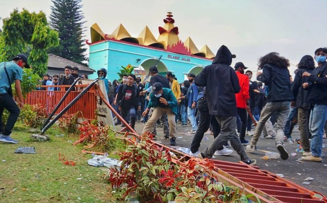 Ilustrasi demo mahasiswa, Rabu (7/10/2020) | Foto: Roza Hariqo/Lampung Geh
