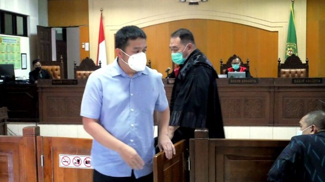 Profil 3 Hakim yang Vonis Lepas Terdakwa Korupsi Benih Jagung Rp 27 M (31129)