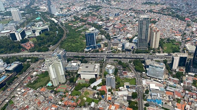 Kondisi sekitar kawasan DPR RI nampak sepi saat pantauan udara Jakarta pada Senin (11/4). Foto: Dok. Baharkam Polri